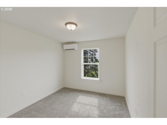 371 E 2ND Ave, Junction City, OR 97448