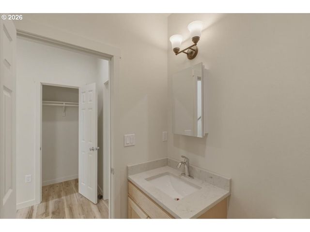371 E 2ND Ave, Junction City, OR 97448