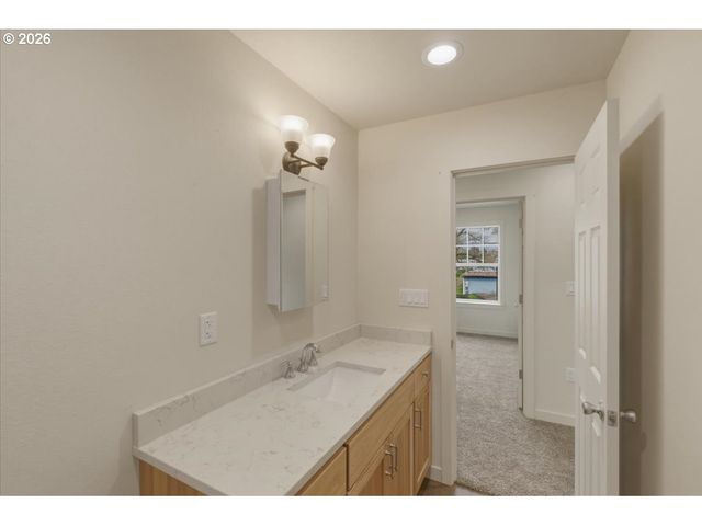 371 E 2ND Ave, Junction City, OR 97448
