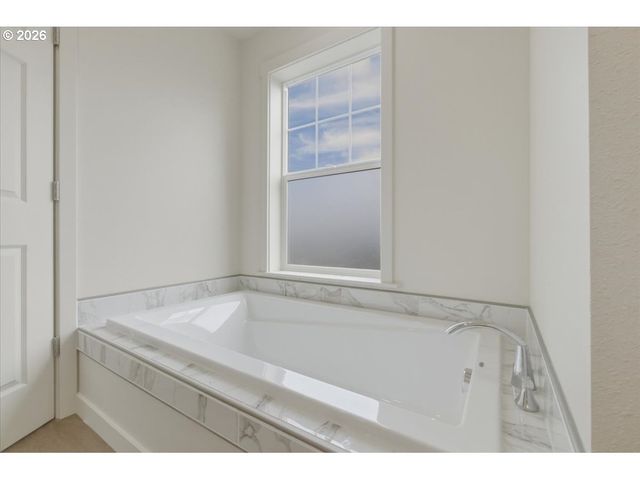 371 E 2ND Ave, Junction City, OR 97448