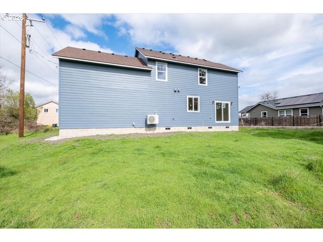 371 E 2ND Ave, Junction City, OR 97448