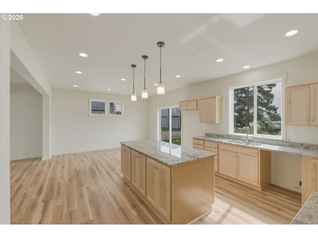 371 E 2ND Ave, Junction City, OR 97448