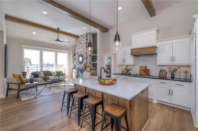 15373 W 173rd Terrace, Olathe, KS 66062