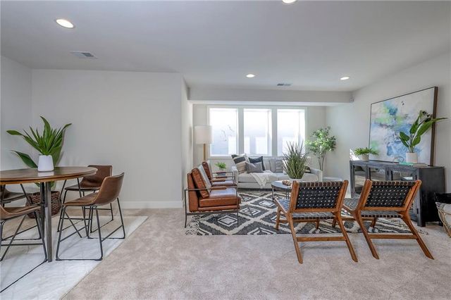 15373 W 173rd Terrace, Olathe, KS 66062