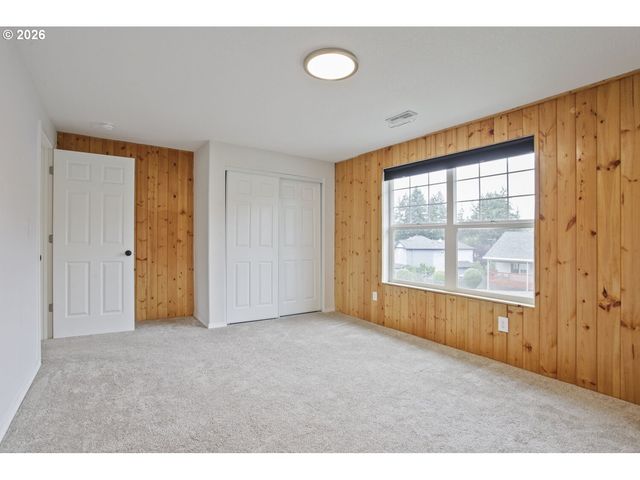 18137 GREY Ave, Sandy, OR 97055