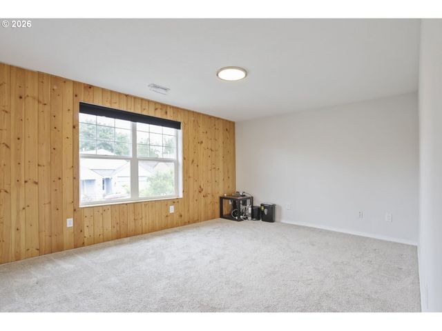 18137 GREY Ave, Sandy, OR 97055