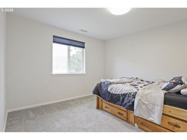 18137 GREY Ave, Sandy, OR 97055