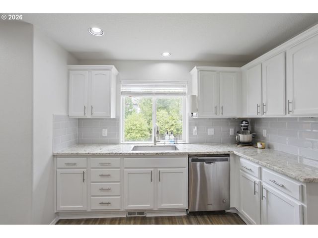 18137 GREY Ave, Sandy, OR 97055