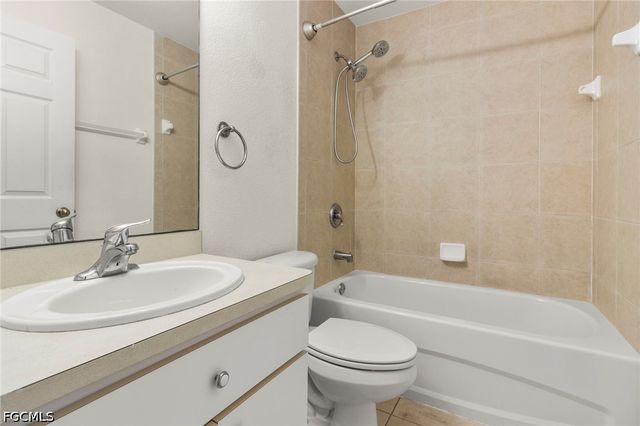 1810 SW 22nd TER, Cape Coral, FL 33991
