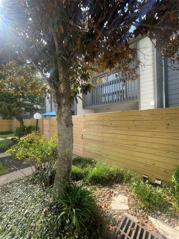 5056 Glenmont Drive, Houston, TX 77081