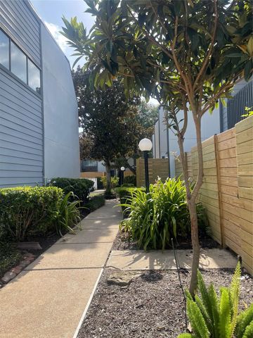 5056 Glenmont Drive, Houston, TX 77081