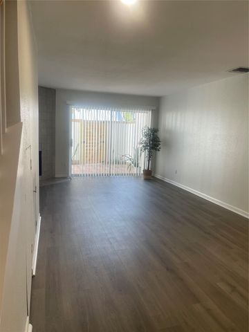 5056 Glenmont Drive, Houston, TX 77081