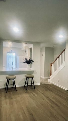 5056 Glenmont Drive, Houston, TX 77081