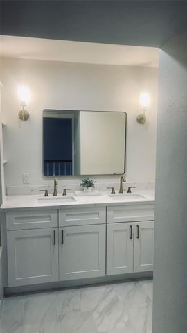 5056 Glenmont Drive, Houston, TX 77081