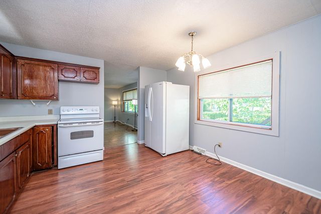 4104 LAMP LN, Columbia, MO 65202