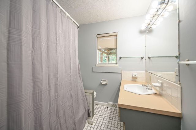 4104 LAMP LN, Columbia, MO 65202