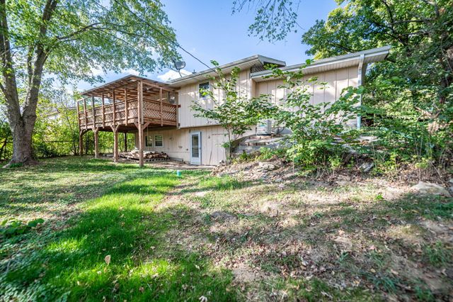 4104 LAMP LN, Columbia, MO 65202