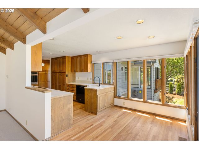13755 Nw BURTON St, Portland, OR 97229