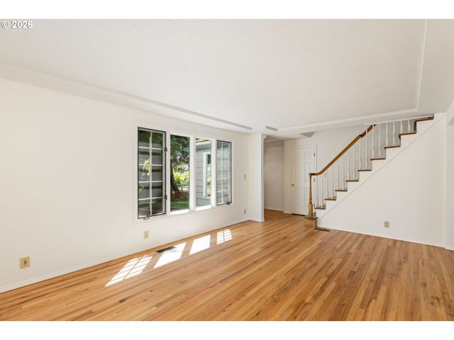 13755 Nw BURTON St, Portland, OR 97229