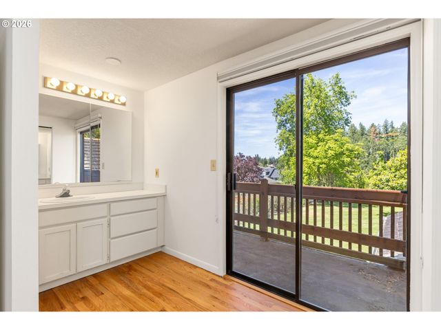 13755 Nw BURTON St, Portland, OR 97229