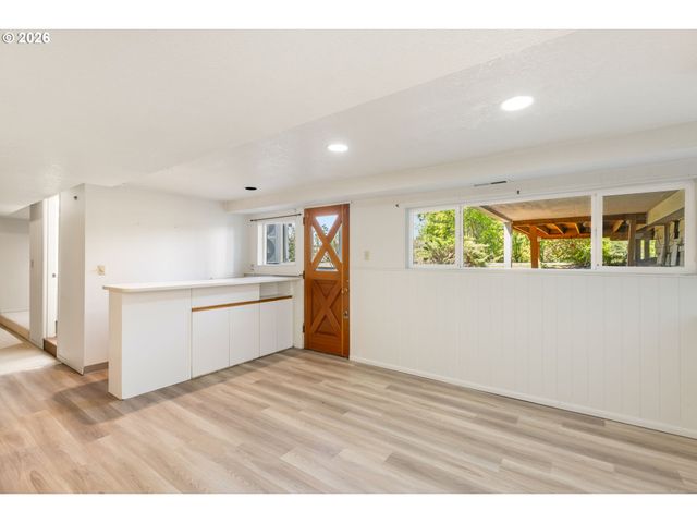 13755 Nw BURTON St, Portland, OR 97229