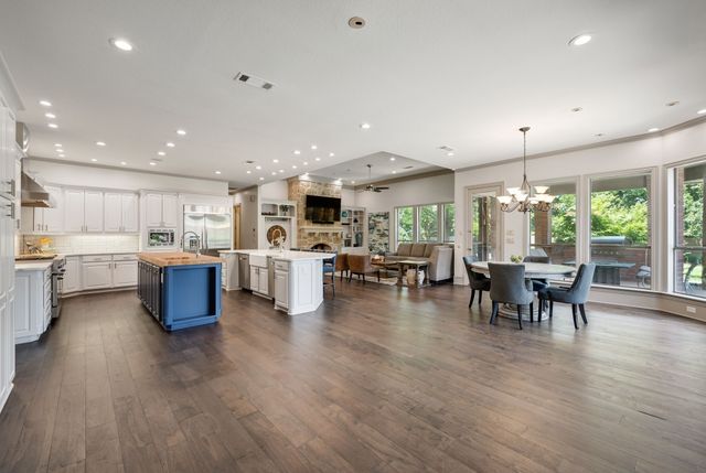 308 Oldenwood Court, Colleyville, TX 76034
