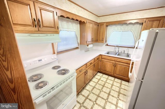 216 LUMBER ST, Littlestown, PA 17340