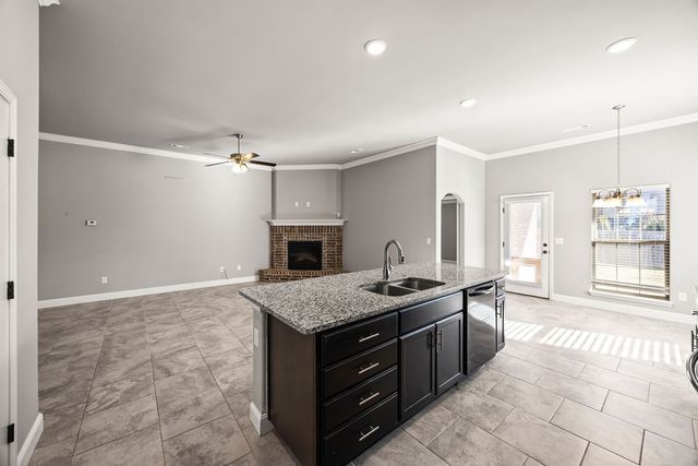 6100 NW McClellen Street, Bentonville, AR 72713