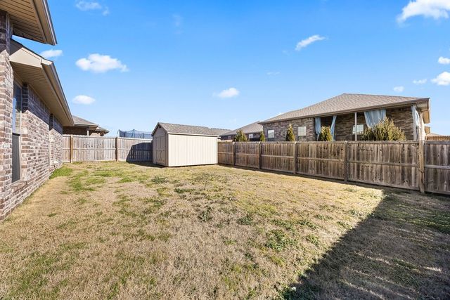 6100 NW McClellen Street, Bentonville, AR 72713