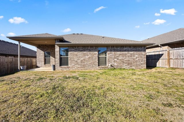 6100 NW McClellen Street, Bentonville, AR 72713