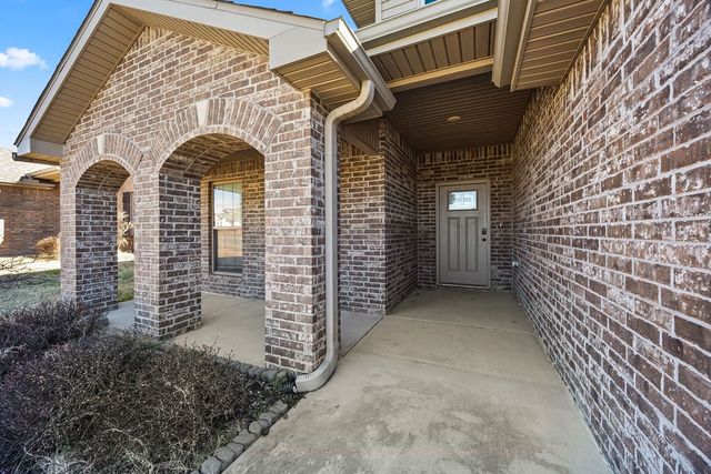 6100 NW McClellen Street, Bentonville, AR 72713