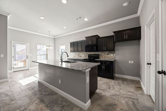 6100 NW McClellen Street, Bentonville, AR 72713