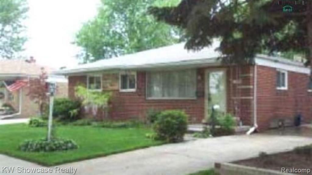 24845 Ridgecroft Avenue, Eastpointe, MI 48021