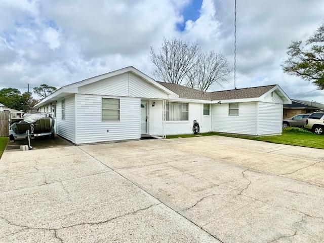 304 Holiday Dr, Houma, LA 70364