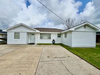 304 Holiday Dr, Houma, LA 70364