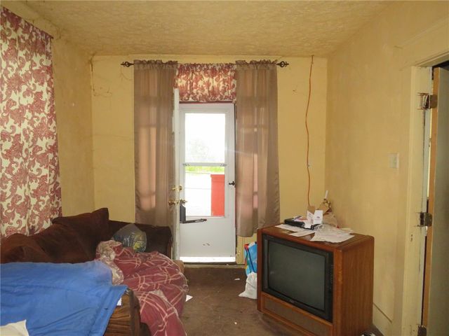 146 Wilker Ave, Aliquippa, PA 15001