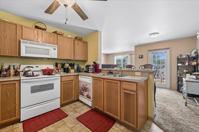 122 Bertram Drive D, Yorkville, IL 60560
