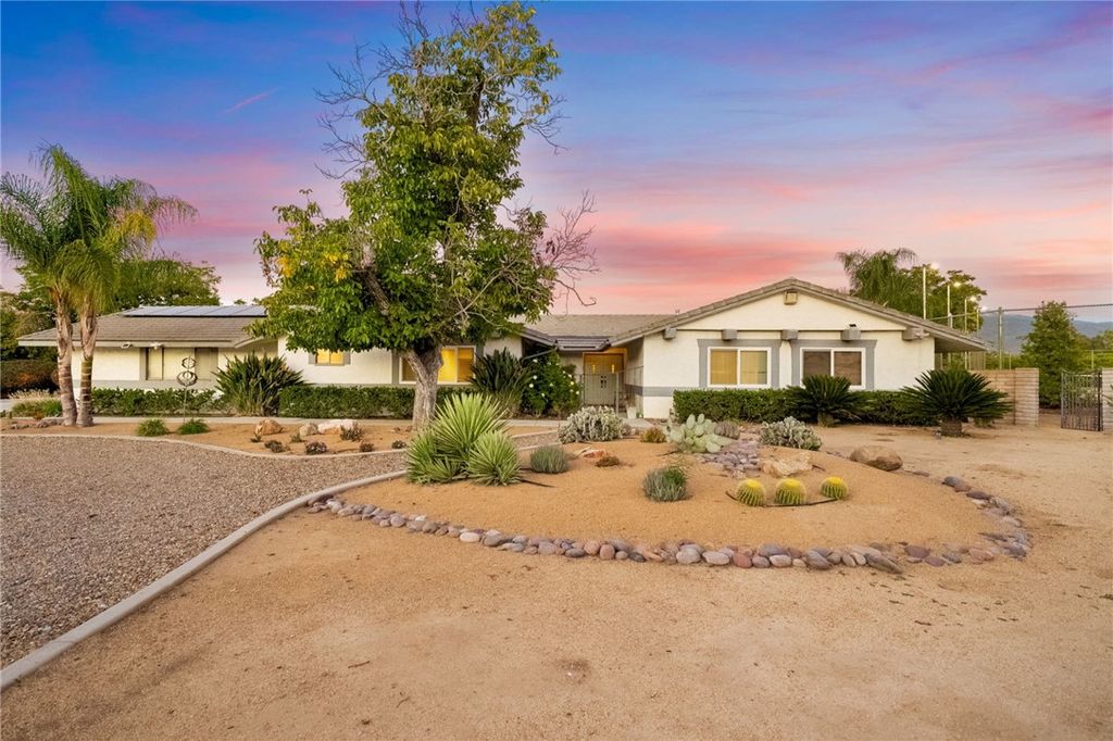 Image 10 of property listing at 26440 Old Agency, Hemet, CA 92544