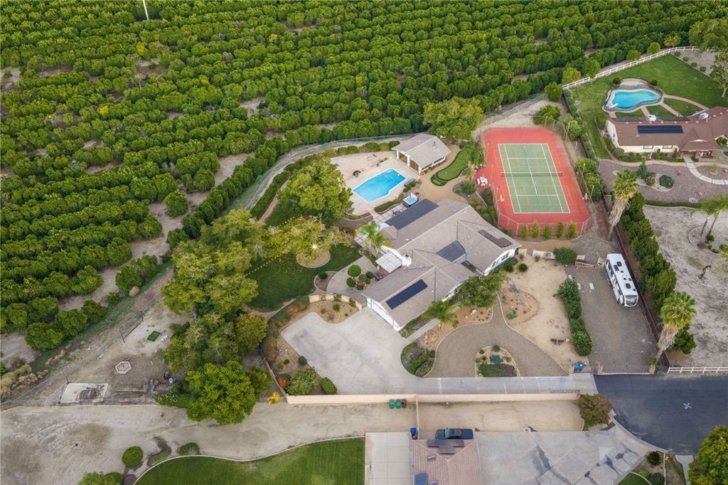 Image 5 of property listing at 26440 Old Agency, Hemet, CA 92544