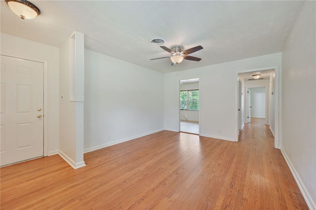 1915 Vinewood Drive, Bryan, TX 77802 — photo 2