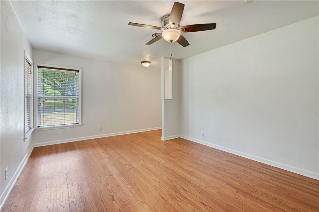 1915 Vinewood Drive, Bryan, TX 77802 — photo 3