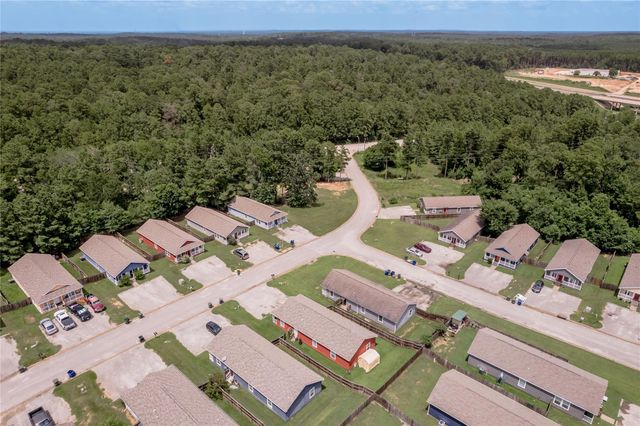 113 Varsity Drive, Huntsville, TX 77340