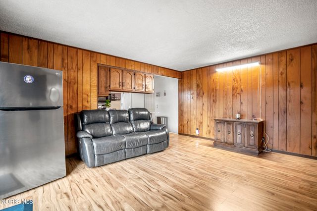6122 Boothbay Drive, Toledo, OH 43615