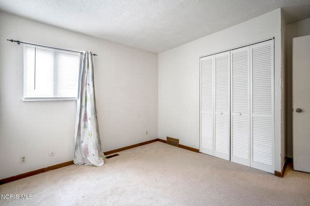 6122 Boothbay Drive, Toledo, OH 43615