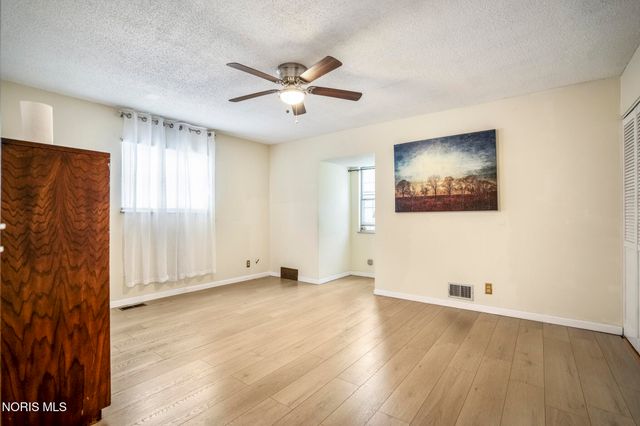 6122 Boothbay Drive, Toledo, OH 43615