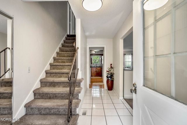 6122 Boothbay Drive, Toledo, OH 43615
