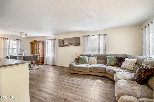 6122 Boothbay Drive, Toledo, OH 43615