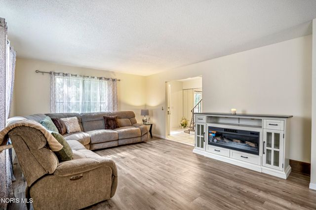 6122 Boothbay Drive, Toledo, OH 43615