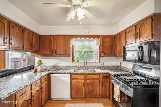 6122 Boothbay Drive, Toledo, OH 43615
