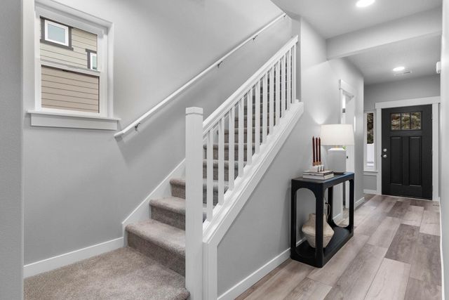 306 N Viewmont Ct, Greenacres, WA 99016